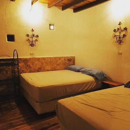 Hotel Colibri Peten Flores Extérieur photo